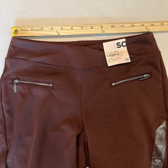 NWT SO Women's Juniors High Rise Maroon Leggings with Zipper Pockets Size M - Picture 3 of 12